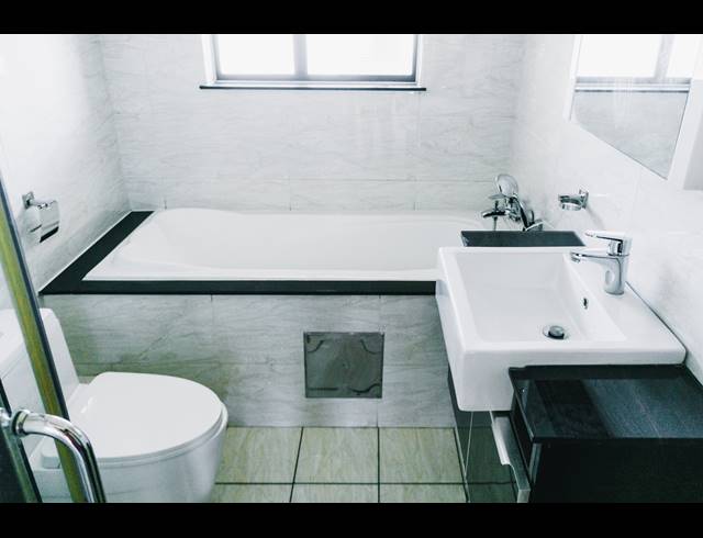 2 BEDROOM APARTMENT FOR SALE IN FOURWAYS